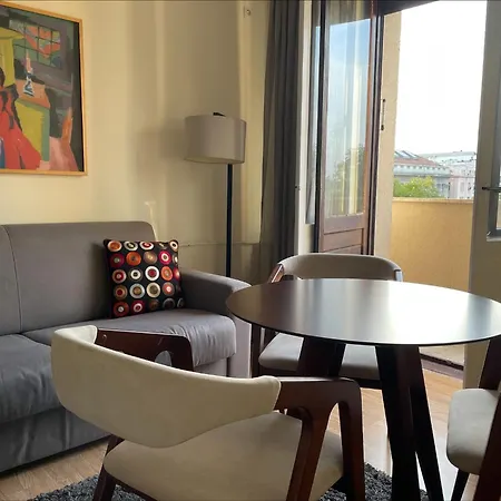 Two Bedroom Student Square アパート ベオグラード