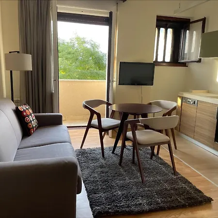 Two Bedroom Student Square Apartament