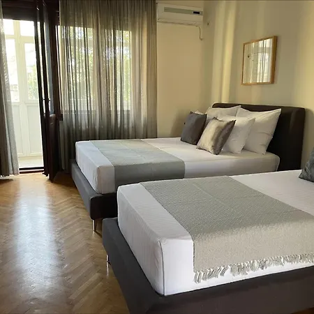 Two Bedroom Student Square Apartament Belgrad